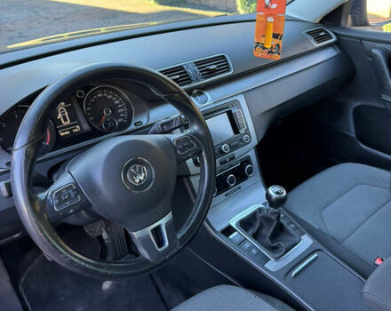 Синий Фольксваген Пассат, объемом двигателя 1.97 л и пробегом 280 тыс. км за 8700 $, фото 6 на Automoto.ua