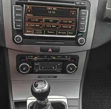 Синій Фольксваген Пассат, об'ємом двигуна 1.97 л та пробігом 275 тис. км за 9000 $, фото 7 на Automoto.ua