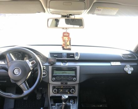 Синий Фольксваген Пассат, объемом двигателя 2 л и пробегом 285 тыс. км за 7800 $, фото 8 на Automoto.ua