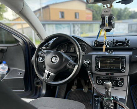 Синий Фольксваген Пассат, объемом двигателя 2 л и пробегом 260 тыс. км за 10000 $, фото 19 на Automoto.ua