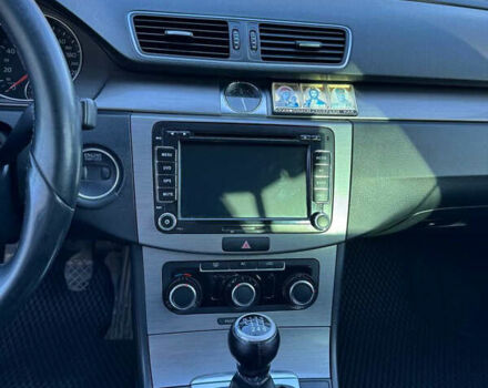 Синий Фольксваген Пассат, объемом двигателя 1.97 л и пробегом 266 тыс. км за 9199 $, фото 6 на Automoto.ua