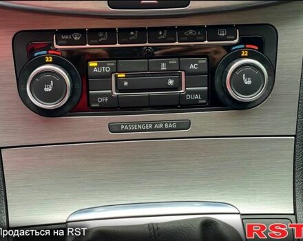 Синий Фольксваген Пассат, объемом двигателя 2 л и пробегом 261 тыс. км за 10000 $, фото 10 на Automoto.ua