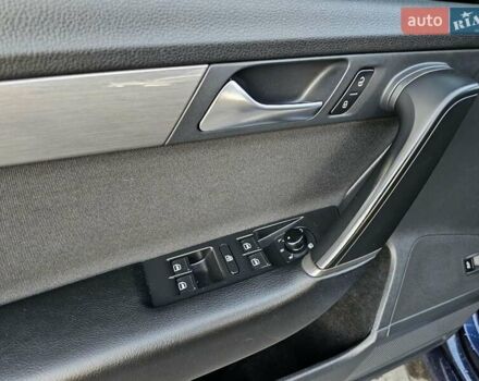 Синий Фольксваген Пассат, объемом двигателя 2 л и пробегом 285 тыс. км за 11600 $, фото 137 на Automoto.ua