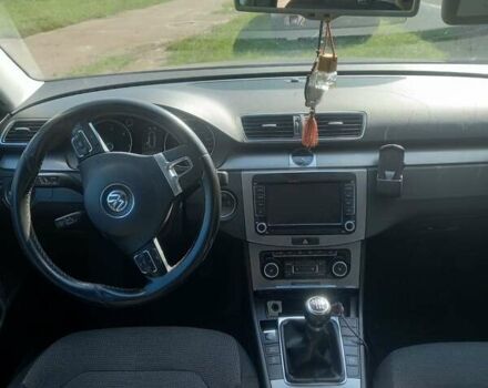 Синий Фольксваген Пассат, объемом двигателя 1.6 л и пробегом 323 тыс. км за 9850 $, фото 4 на Automoto.ua