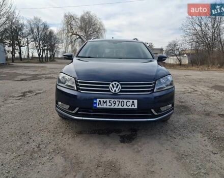Синий Фольксваген Пассат, объемом двигателя 1.6 л и пробегом 282 тыс. км за 9500 $, фото 3 на Automoto.ua