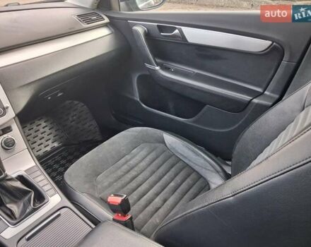 Синий Фольксваген Пассат, объемом двигателя 1.6 л и пробегом 282 тыс. км за 9500 $, фото 13 на Automoto.ua