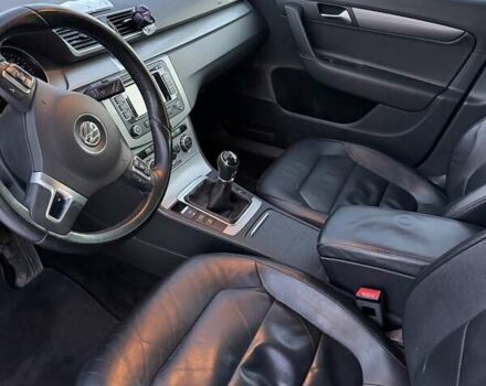 Синий Фольксваген Пассат, объемом двигателя 1.97 л и пробегом 341 тыс. км за 11499 $, фото 5 на Automoto.ua