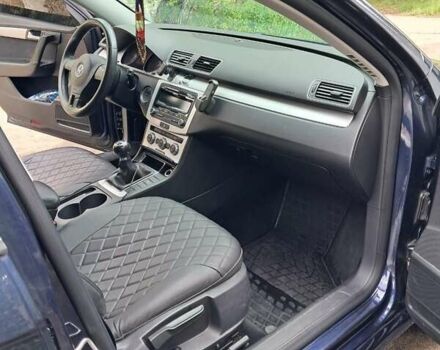 Синий Фольксваген Пассат, объемом двигателя 1.6 л и пробегом 284 тыс. км за 8500 $, фото 5 на Automoto.ua