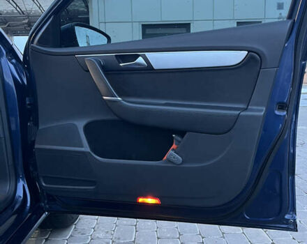 Синій Фольксваген Пассат, об'ємом двигуна 1.6 л та пробігом 274 тис. км за 12500 $, фото 28 на Automoto.ua