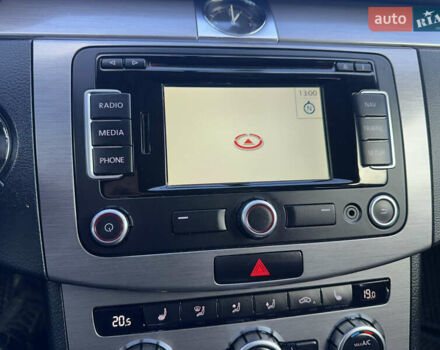 Синий Фольксваген Пассат, объемом двигателя 2 л и пробегом 272 тыс. км за 10350 $, фото 44 на Automoto.ua