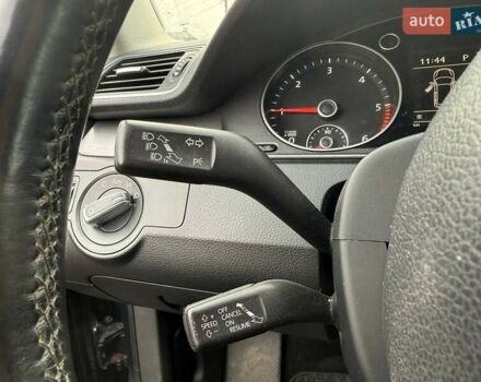 Синий Фольксваген Пассат, объемом двигателя 1.6 л и пробегом 235 тыс. км за 9990 $, фото 16 на Automoto.ua