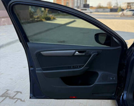 Синий Фольксваген Пассат, объемом двигателя 2 л и пробегом 264 тыс. км за 11099 $, фото 18 на Automoto.ua