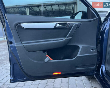 Синій Фольксваген Пассат, об'ємом двигуна 1.6 л та пробігом 274 тис. км за 12500 $, фото 26 на Automoto.ua