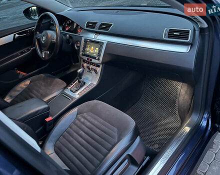 Синій Фольксваген Пассат, об'ємом двигуна 1.6 л та пробігом 274 тис. км за 12500 $, фото 63 на Automoto.ua