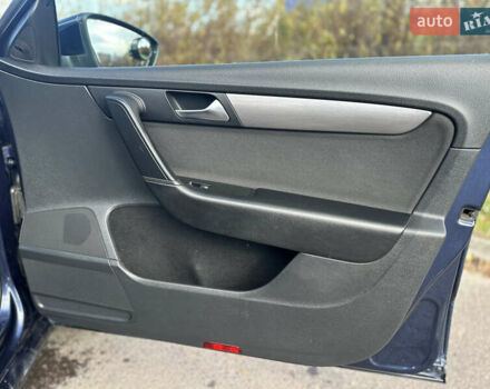 Синий Фольксваген Пассат, объемом двигателя 2 л и пробегом 272 тыс. км за 10350 $, фото 45 на Automoto.ua