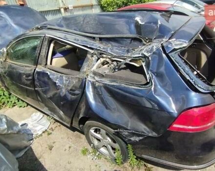 Синий Фольксваген Пассат, объемом двигателя 1.6 л и пробегом 220 тыс. км за 5800 $, фото 2 на Automoto.ua