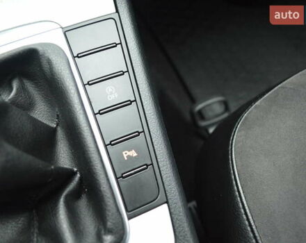 Синий Фольксваген Пассат, объемом двигателя 1.6 л и пробегом 248 тыс. км за 7800 $, фото 27 на Automoto.ua