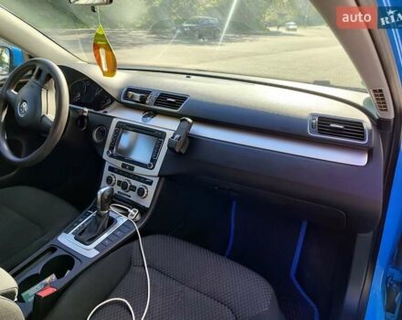 Синій Фольксваген Пассат, об'ємом двигуна 2 л та пробігом 217 тис. км за 11299 $, фото 6 на Automoto.ua