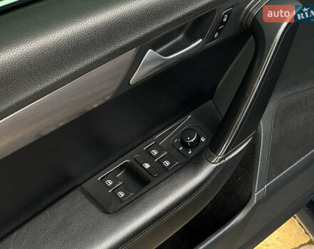 Синий Фольксваген Пассат, объемом двигателя 1.6 л и пробегом 227 тыс. км за 9500 $, фото 42 на Automoto.ua