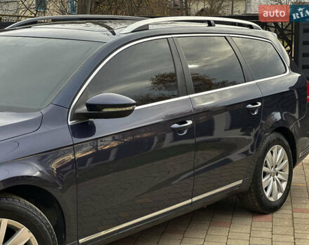 Синий Фольксваген Пассат, объемом двигателя 1.6 л и пробегом 227 тыс. км за 9500 $, фото 4 на Automoto.ua