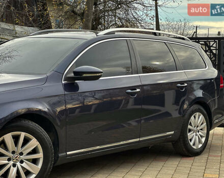 Синий Фольксваген Пассат, объемом двигателя 1.6 л и пробегом 227 тыс. км за 9500 $, фото 5 на Automoto.ua