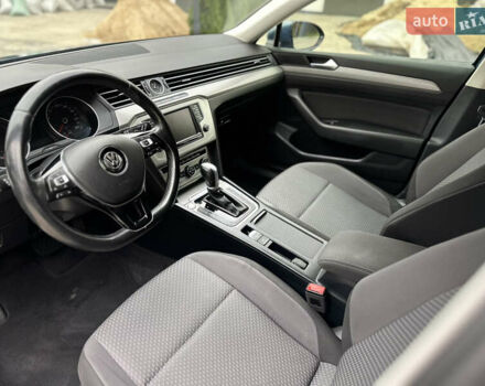 Синій Фольксваген Пассат, об'ємом двигуна 2 л та пробігом 287 тис. км за 15900 $, фото 42 на Automoto.ua