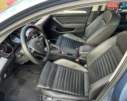 Синий Фольксваген Пассат, объемом двигателя 1.6 л и пробегом 315 тыс. км за 11700 $, фото 18 на Automoto.ua