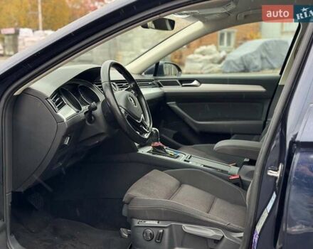 Синий Фольксваген Пассат, объемом двигателя 1.8 л и пробегом 238 тыс. км за 15790 $, фото 17 на Automoto.ua