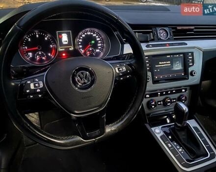 Синій Фольксваген Пассат, об'ємом двигуна 1.6 л та пробігом 244 тис. км за 13200 $, фото 10 на Automoto.ua