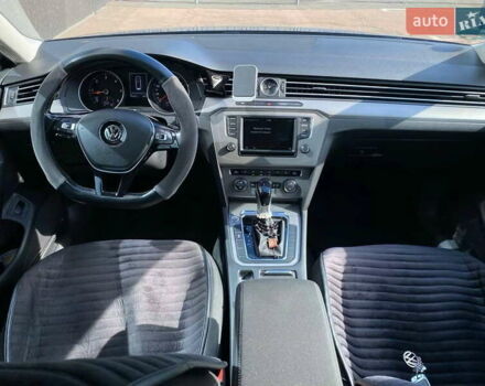 Синій Фольксваген Пассат, об'ємом двигуна 2 л та пробігом 356 тис. км за 13500 $, фото 22 на Automoto.ua