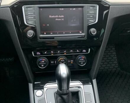 Синий Фольксваген Пассат, объемом двигателя 1.97 л и пробегом 317 тыс. км за 14000 $, фото 11 на Automoto.ua