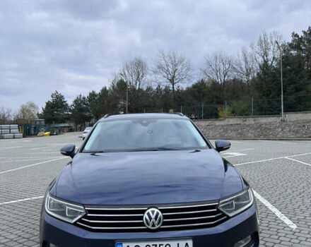 Синий Фольксваген Пассат, объемом двигателя 1.97 л и пробегом 290 тыс. км за 14400 $, фото 2 на Automoto.ua