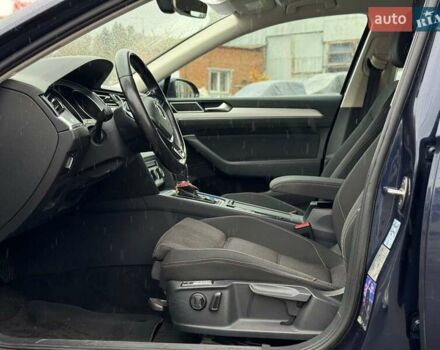 Синий Фольксваген Пассат, объемом двигателя 1.8 л и пробегом 238 тыс. км за 15790 $, фото 21 на Automoto.ua