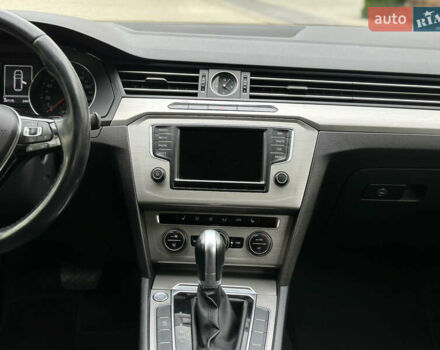 Синій Фольксваген Пассат, об'ємом двигуна 2 л та пробігом 287 тис. км за 15900 $, фото 31 на Automoto.ua