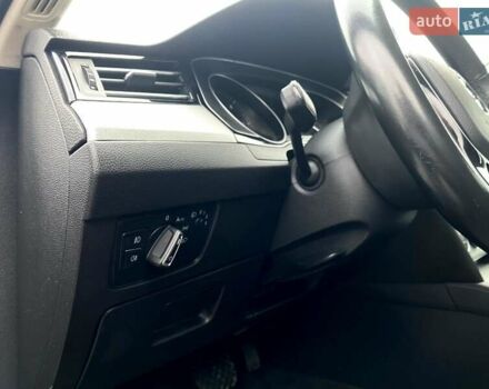 Синій Фольксваген Пассат, об'ємом двигуна 1.6 л та пробігом 244 тис. км за 13200 $, фото 16 на Automoto.ua