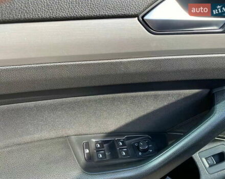 Синій Фольксваген Пассат, об'ємом двигуна 2 л та пробігом 356 тис. км за 13500 $, фото 15 на Automoto.ua