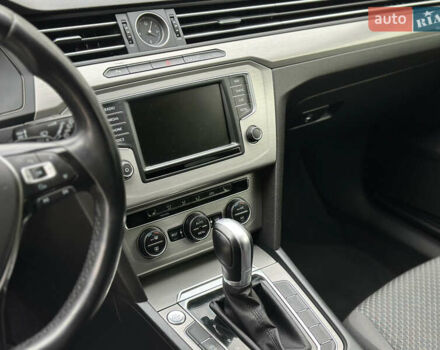 Синій Фольксваген Пассат, об'ємом двигуна 2 л та пробігом 287 тис. км за 15900 $, фото 46 на Automoto.ua