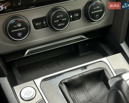 Синій Фольксваген Пассат, об'ємом двигуна 2 л та пробігом 287 тис. км за 15900 $, фото 56 на Automoto.ua