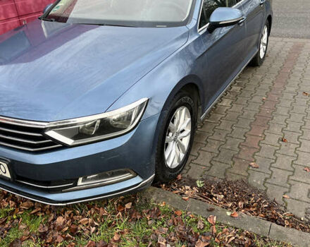 Синий Фольксваген Пассат, объемом двигателя 1.6 л и пробегом 315 тыс. км за 11700 $, фото 1 на Automoto.ua