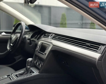 Синій Фольксваген Пассат, об'ємом двигуна 2 л та пробігом 287 тис. км за 15900 $, фото 33 на Automoto.ua