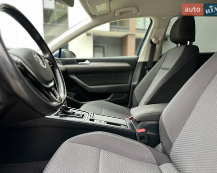 Синій Фольксваген Пассат, об'ємом двигуна 2 л та пробігом 287 тис. км за 15900 $, фото 40 на Automoto.ua