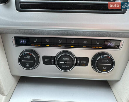 Синий Фольксваген Пассат, объемом двигателя 1.97 л и пробегом 290 тыс. км за 14400 $, фото 27 на Automoto.ua