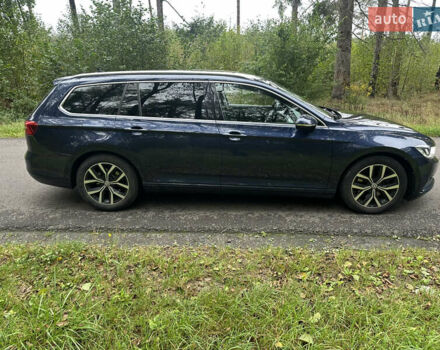 Синий Фольксваген Пассат, объемом двигателя 1.6 л и пробегом 286 тыс. км за 12800 $, фото 4 на Automoto.ua