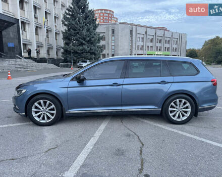 Синий Фольксваген Пассат, объемом двигателя 1.97 л и пробегом 348 тыс. км за 12499 $, фото 3 на Automoto.ua