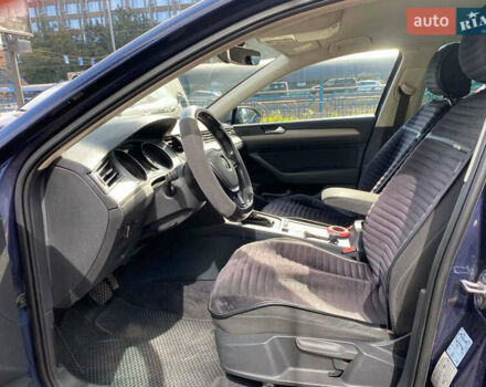 Синій Фольксваген Пассат, об'ємом двигуна 2 л та пробігом 356 тис. км за 13500 $, фото 13 на Automoto.ua