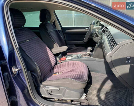 Синій Фольксваген Пассат, об'ємом двигуна 2 л та пробігом 356 тис. км за 13500 $, фото 26 на Automoto.ua