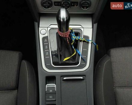 Синий Фольксваген Пассат, объемом двигателя 1.8 л и пробегом 238 тыс. км за 15790 $, фото 43 на Automoto.ua