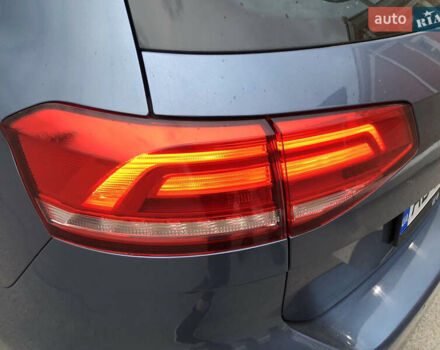 Синий Фольксваген Пассат, объемом двигателя 1.6 л и пробегом 250 тыс. км за 14039 $, фото 5 на Automoto.ua