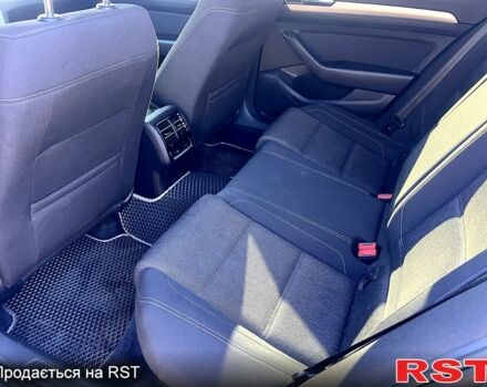 Синий Фольксваген Пассат, объемом двигателя 1.6 л и пробегом 213 тыс. км за 12800 $, фото 5 на Automoto.ua