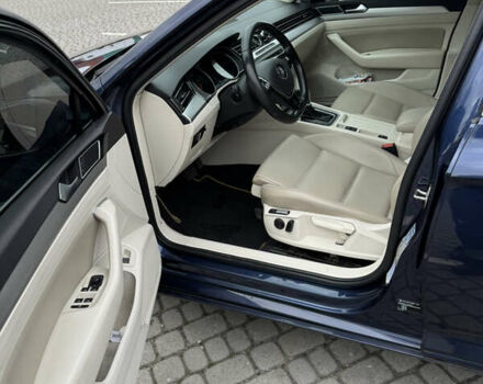 Синий Фольксваген Пассат, объемом двигателя 1.97 л и пробегом 290 тыс. км за 14400 $, фото 25 на Automoto.ua